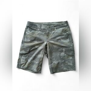 Women's Freeflex Cargo Short 10” Green Camouflage 2